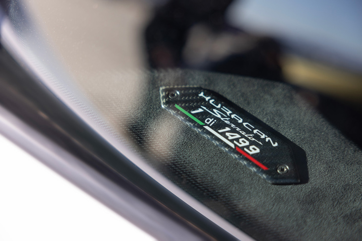 「ウラカン ステラート」の販売台数は1499台の限定。2023年夏ごろから納車が開始される。