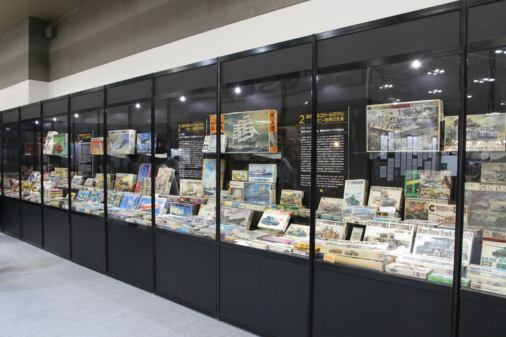 特別展示コーナー「プラモデルで見る60年」には、今ではお宝となっているプラモデルが年代ごとにゾーニングされ展示されていた。ちなみに展示されたプラモデルは、すべてフィギュアで有名な海洋堂が所有するコレクションとのこと。