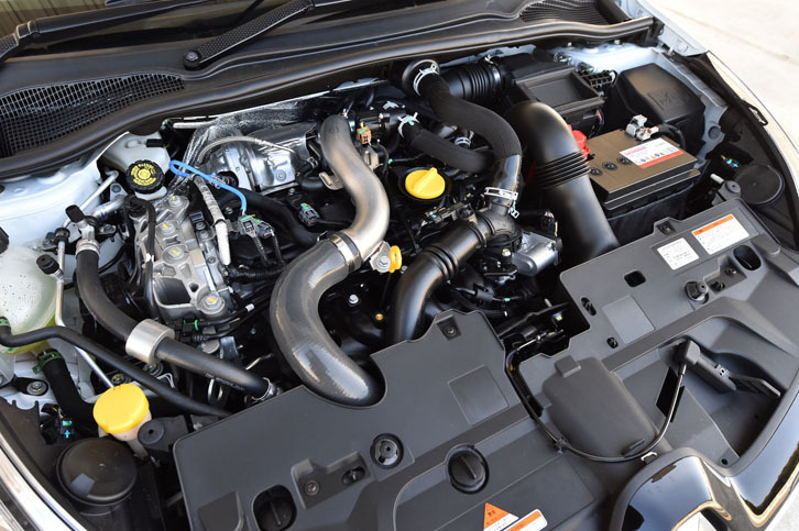 「ルーテシアR.S.トロフィー」の1.6リッター直4ターボエンジン。最高出力はノーマルの「ルーテシアR.S.」よりも20ps増しの220psを発生する。