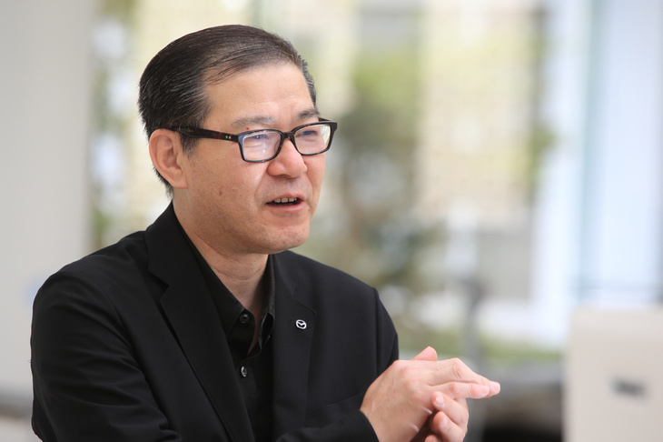 CX-3の販売の現状と、今後の目標について語る冨山氏。