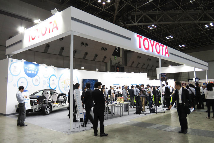展示会にはトヨタとホンダの自動車メーカー2社もブースを出展していた。こちらはトヨタブース。