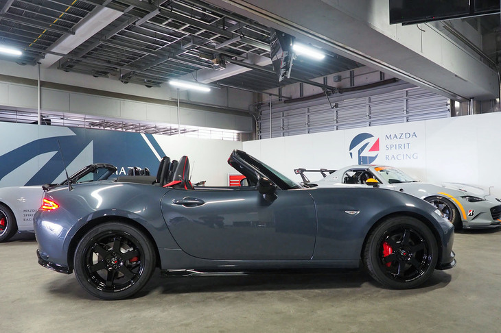 マツダ スピリット レーシング・ロードスター（サイドビュー）