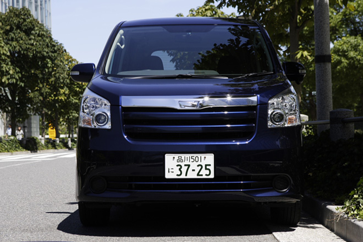 トヨタ・ノア X “Lセレクション”(FF/CVT)【ブリーフテスト】 トヨタ