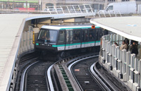 【写真7】パリ地下鉄1号線は完全自動運転である。バスティーユ駅で。