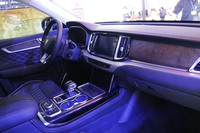 「紅旗HS7“故宮バージョン”」の内装。