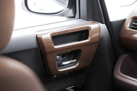 「ホンダN-BOX」にカッパーのアクセントが目を引く特別仕様車の画像