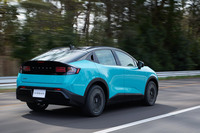 し烈な開発競争により、BEVの性能は急速に進化している。経営再建で足もとがグラついている日産だが、新型「リーフ」では、「アリア」のときのように出足でつまずき、そのままズルズル……といったことにならないよう祈るばかりだ。