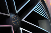 少量生産の、電気自動車専門のラグジュアリーブランドになるという新生ジャガー。最初のモデルである4ドアGTは、2025年後半の市場投入が予定されている。