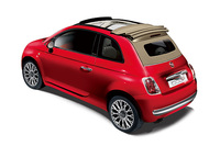 
	「フィアット500」
	ダンテ・ジアコーサが設計した2代目「チンクエチェント」をモチーフにし、現代的な技術を盛り込んで2007年にデビューしたモデル。「フィアット・パンダ」とは姉妹車である。（写真は「500C」）
	