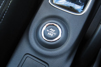 「S-AWC」の走行モード切り替えスイッチ。「4WDエコ」「ノーマル」「スノー」「ロック」の4つのモードが用意されている。