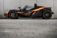 「クロスボウGT」の全長は3700mmと少々。2430mmのホイールベースは、軽自動車に近い値である。
    