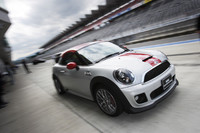 （写真＝荒川正幸）