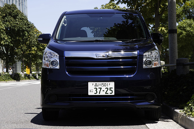 トヨタ・ノア X “Lセレクション”(FF/CVT)【ブリーフテスト】 トヨタ