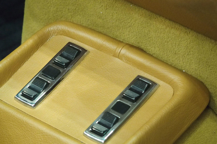 メルセデス・ベンツ280E 3.5 カブリオレ（1971年）／ガレーヂ伊太利屋