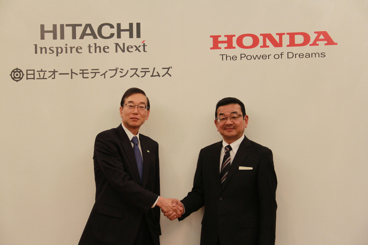 駆動用モーターに関しては、ホンダは日立製作所との関係が深い。2017年には日立の自動車機器グループから分社化した日立オートモティブシステムズと、電動車両用モーターの開発・製造・販売を行う合弁会社、日立オートモティブ電動機システムズ（現日立Astemo電動機システムズ）を設立している。