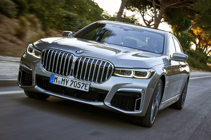 2019年1月に発表された「7シリーズ」のマイナーチェンジモデル。巨大なフロントグリルが侃侃諤諤（かんかんがくがく）の議論を巻き起こしている。