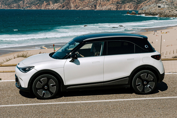 全長4.27mにまでサイズアップした「スマート#1」は、上質なコンパクトカーとしてきちんと仕上がっていた。