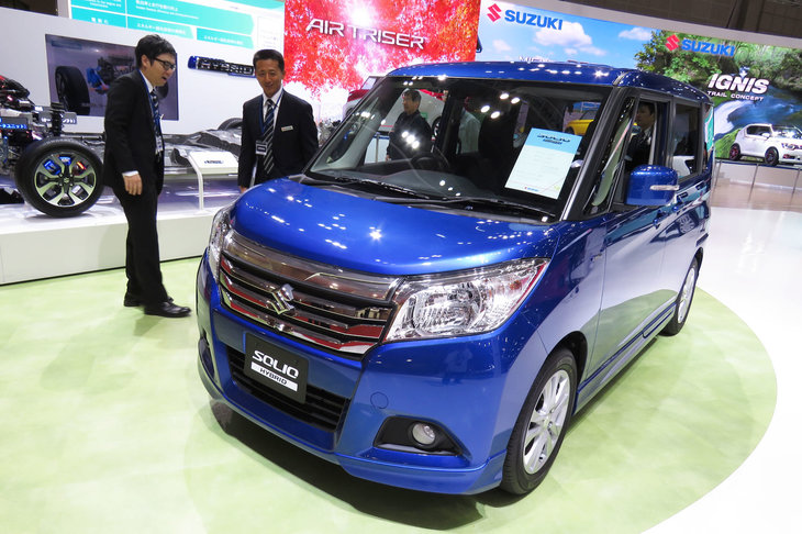 2015年の東京モーターショーに出展された「ソリオ ハイブリッド」のプロトタイプ。