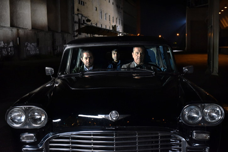 「チェッカー・マラソン」
	1922年に設立されたチェッカー社は、タクシー会社として営業しながら車両製造も行っていた。1960年からは乗用車販売にも進出し、内外装を高級化したマラソンを発売。チェッカー社が自動車製造を終了する1982年まで作り続けられた。
	 