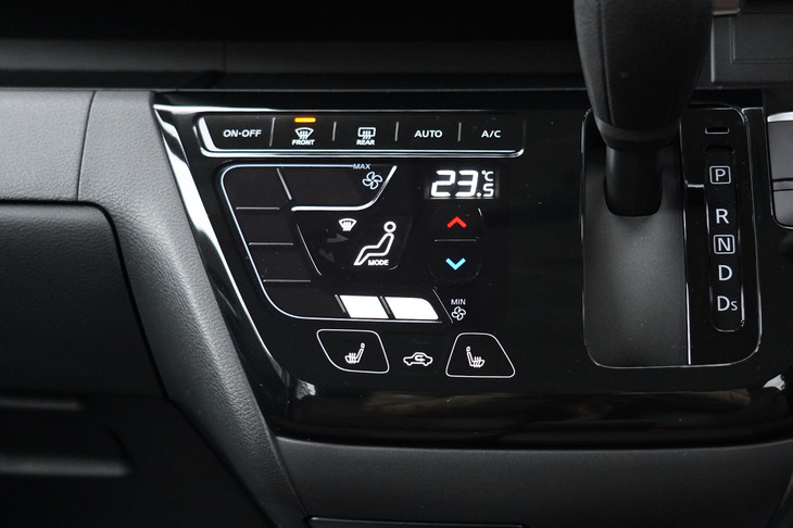 三菱eKクロス スペース（エアコンの操作パネル）