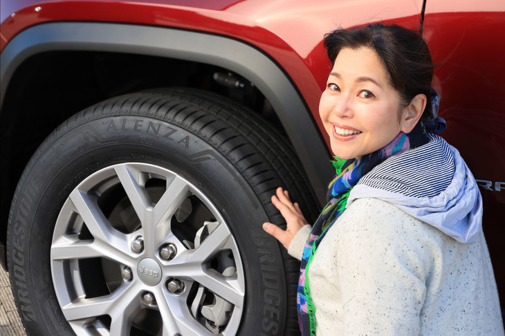 SUVに求めるニーズは人それぞれで、それによって好適なタイヤの特性も異なる。だからこそ「ALENZA」には、2つのバリエーションが用意されているのだ。