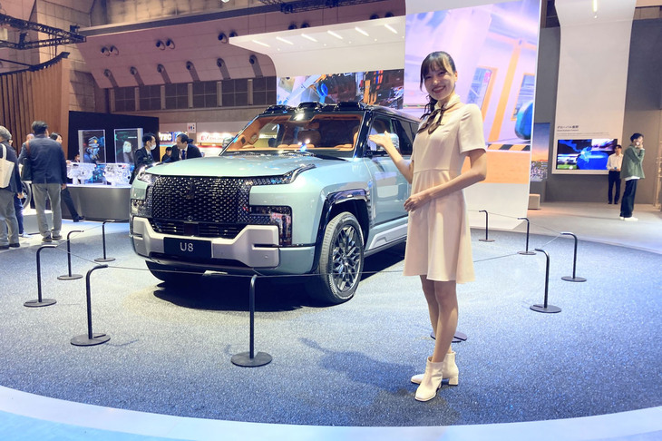 ジャパンモビリティショー2023のBYDブースに展示された「ヤンワンU8」。