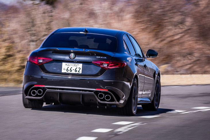 現在、「イーグルF1スーパースポーツ」のサイズバリエーションは、225/45ZR18から285/30ZR21までの全20種類。オープン価格での販売となる。