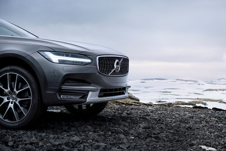 ボルボV90クロスカントリー