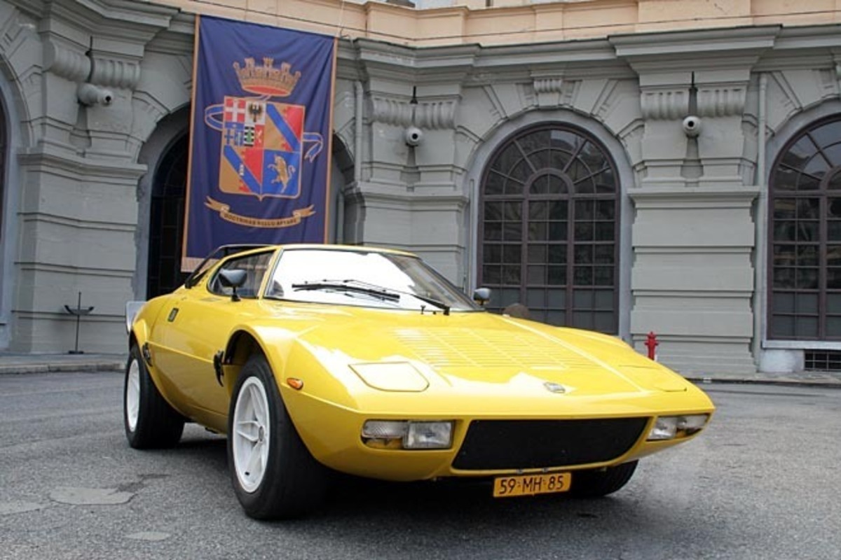 美品 当時物 ベルトーネ ステアリング 80’s ヌッチオ・ベルトーネ希少モデル 第23回：がんばれ! 迷走する名門ベルトーネ 【マッキナ あらモーダ