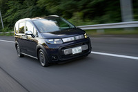 これまで5人乗り仕様は「フリード＋」として存在していたが、新型では「フリード」に統合。「クロスター」にのみ設定される。