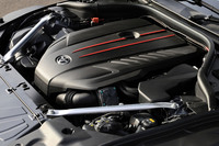 「RZ」に搭載される3リッター直6ターボエンジン。2020年の改良で高回転化・高出力化されており、現行型のアウトプットは最高出力387PS/5800rpm、最大トルク500N・m/1800-5000rpmとなっている。