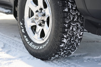 「オープンカントリー」シリーズで唯一、「スノーフレークマーク」を持つ「A/T III」だが、冬タイヤとしてのアピールは控えめ。名称も“普通のオールテレインタイヤ”というイメージだし、もう少しウインター性能を訴求してもよいのでは？