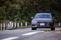 2リッター直4直噴ガソリンターボエンジン「35 TFSI」には、ベルト駆動式オルタネータースターターと12Vのリチウムイオンバッテリーを用いたマイルドハイブリッドシステムが組み込まれている。