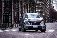 粗い石畳での走行においても、耳障りなノイズが十分に抑えられていた。トレッド面に配置された小さめのブロックが路面上の微細な凹凸を包み込む、いわゆるエンベロープ性も高いといえそうだ。