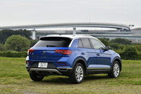 「TロックTDIスタイル」のボディーサイズは全長×全幅×全高＝4250×1825×1590mm、ホイールベース＝2590mm。全長と全幅は「ゴルフ」と同等サイズといえる。