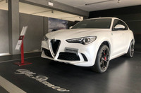 アルファ・ロメオの秘法は“敵を知りロマンを説く”本国イタリアにおける「ステルヴィオ」のセールス現場を垣間見る