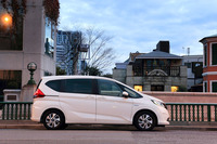 「フリード」のボディーサイズは全長×全幅×全高＝4265×1695×1710mm（FF車の場合）。まさに“ちょうどいい”サイズでありながら、3列シートを搭載しているのがポイントだ。