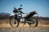 外観では、新設計のロングタイプのリアフェンダーや、点灯面積の広いLED式テールランプなどが、新しい「セロー250」の特徴として挙げられる。