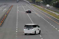 「ADVAN dB V552」の試乗は、茨城県久慈郡にある横浜ゴムのテストコース「D-PARC」をベースに行われた。