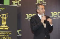 スーパースポーツカーと4WDの相性は？ 「4WDにしないと出力を低くしなくてはならない」とレッジャーニ氏。