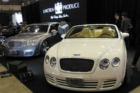 「東京オートサロン2013」に出展した「ジャンクションプロデュース」のブース。