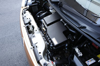 細身のタイミングチェーンや薄型軽量ラジエーターの採用などにより、さらに燃費が向上した「R06A」型エンジン。自然吸気・FF車の29.0km/リッター（JC08モード）という燃費は、軽ハイトワゴンでナンバーワンなのはもちろん、より軽量コンパクトな「ワゴンR」や「ダイハツ・ムーヴ」にも比肩する。