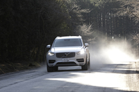 デザイン、プラットフォーム、パワートレインとすべてが一新された「XC90」は、これからのボルボの針路を示す。（photo：市 健治）
