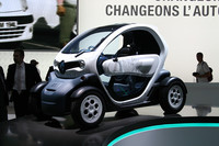 今秋のパリ・モーターショーで公開された「ルノー・トゥイジー」。