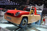 2011年ジュネーブショーにスイスのリンスピード社が展示した「バンブー」は、まさに現代版「メアリ」だった。