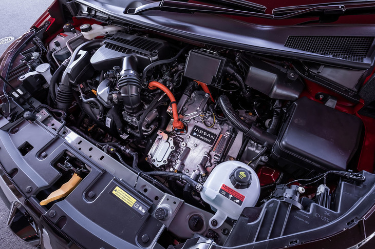 発電用となる1.2リッター直3エンジンは、ベースとなった「ノート」と同じく最高出力82PS、最大トルク103N・mを発生する。