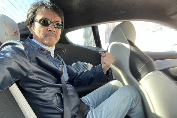 「グラントゥーリズモ」は2＋2の4人乗り。後席は広いとはいえないものの、大人が乗れるスペースが確保されている。サイドサポートがしっかりとしたシートデザインのおかげで、意外と収まりはいい。