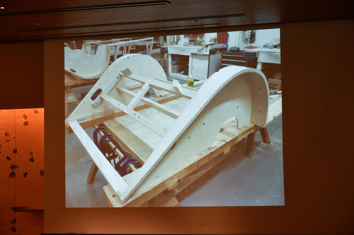 モーガンの製品はすべてスチール製のラダーフレームにアッシュ材（トネリコ）のボディー骨格、アルミ製のボディーパネルの組み合わせで製造される（「3ホイーラー」のみチューブラーフレーム）。