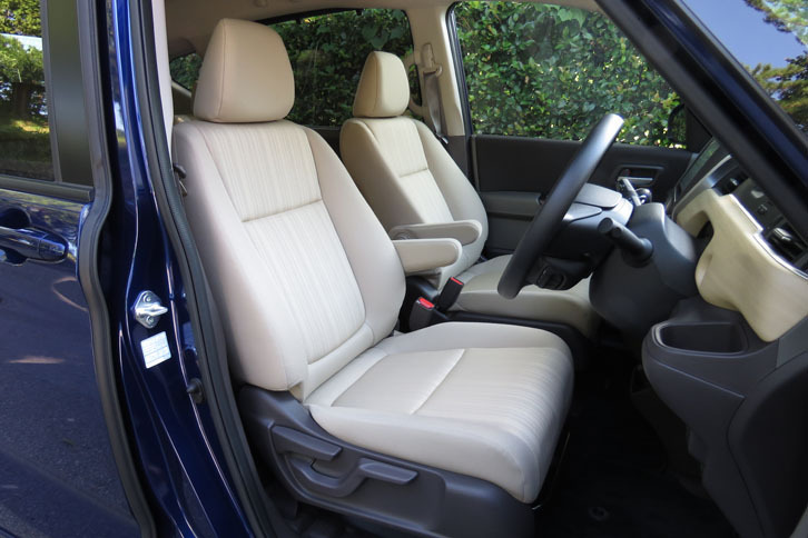 ホンダ・フリードGホンダセンシング（1列目シート）