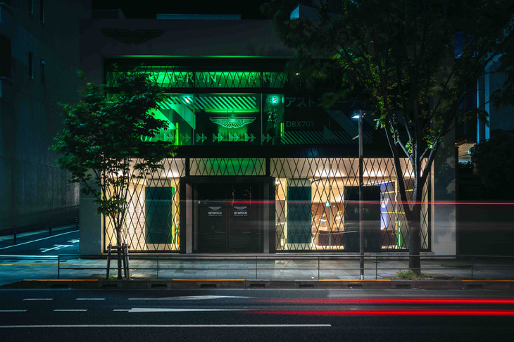 「アストンマーティンDBX707ミッドナイト ポディウムエディション」のローンチイベントの会場となった、東京・青山の「The House of Aston Martin Aoyama」。